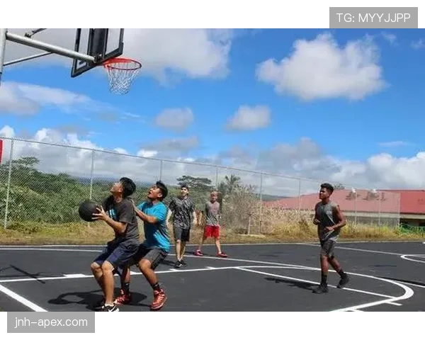 篮球规则解析中阻挡和带球撞人区别重点在于接触瞬间站位 篮球规则解析中阻挡和带球撞人区别重点在于接触瞬间站位